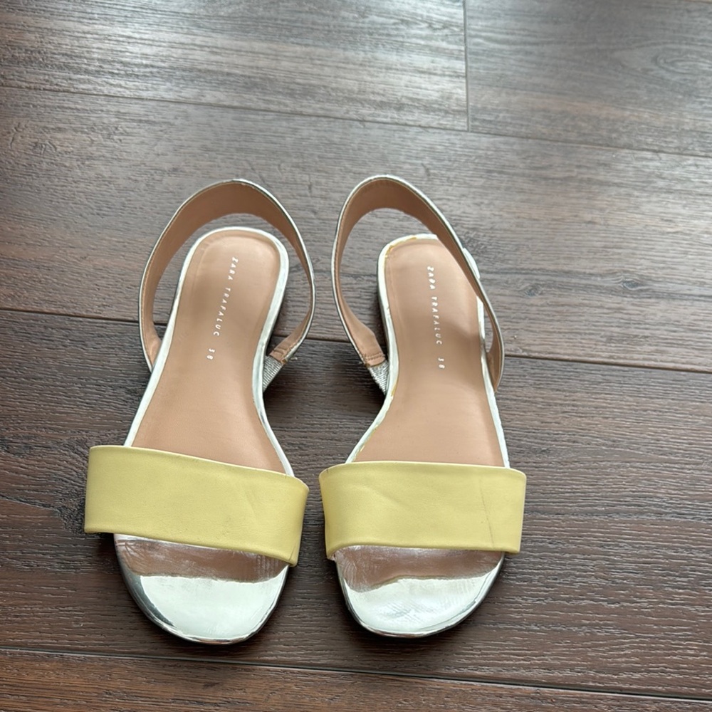 Zara Pre Owned Yellow & Silver Flat Sandals Minimalist Design.Few marks on strap